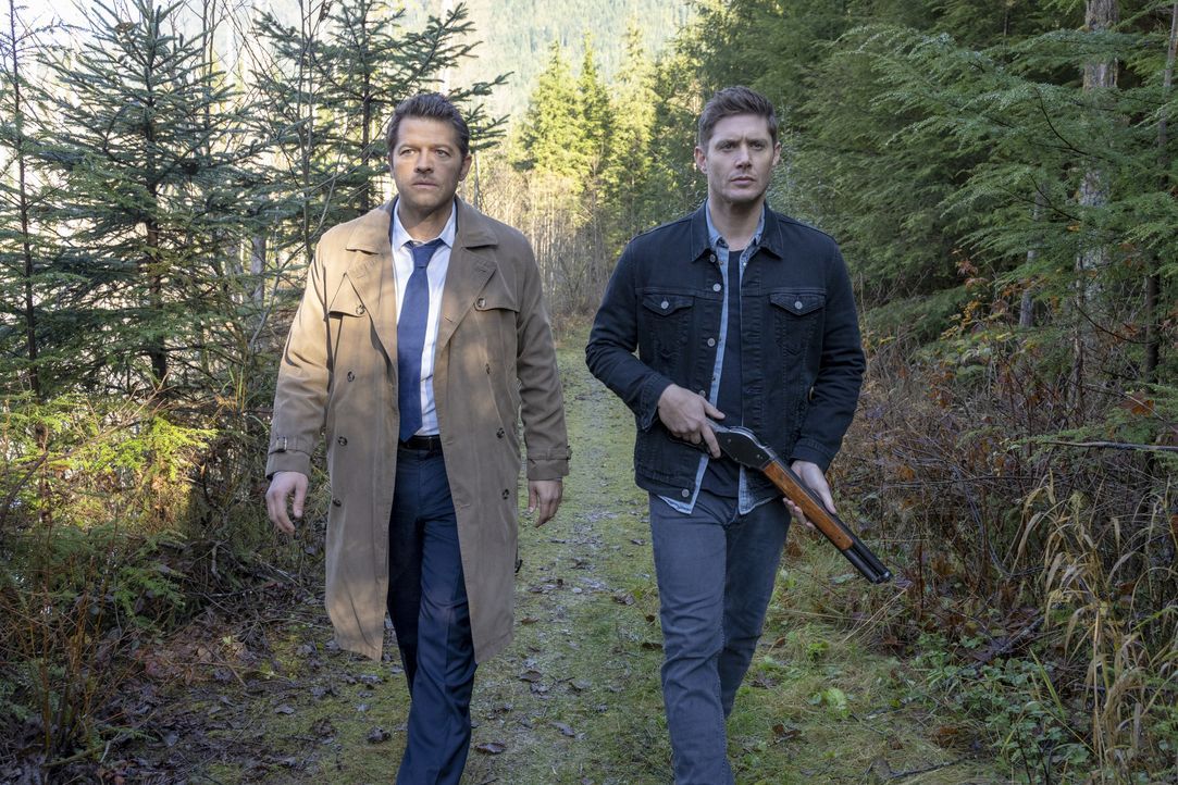 Castiel (Misha Collins, l.); Dean Winchester (Jensen Ackles, r.) - Bildquelle: 2019 The CW Network, LLC. All Rights Reserved.
