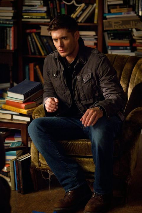 Noch ahnt Dean (Jensen Ackles) nicht, das Crowley mit Kevin spielt ... - Bildquelle: Warner Bros. Television