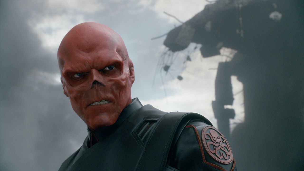 Gilt als unbesiegbar: Naziagent Johann Schmidt alias Red Skull (Hugo Weaving) ... - Bildquelle: TM &   2011 Marvel Entertainment, LLC & subs. All Rights Reserved.
