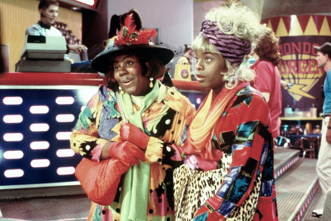 Natürlich wollen Dexter (Kenan Thompson, r.) und Ed (Kel Mitchell, l.) wissen, was die Konkurrenz Mondo-Burger so treibt. Deshalb gehen sie undercov... - Bildquelle: Paramount Pictures