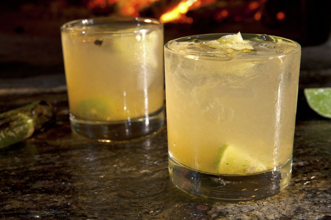 Der Cocktail, der es in sich hat: Roasted Jalapeno Margarita ... - Bildquelle: 2012, Television Food Network, G.P. All Rights Reserved.