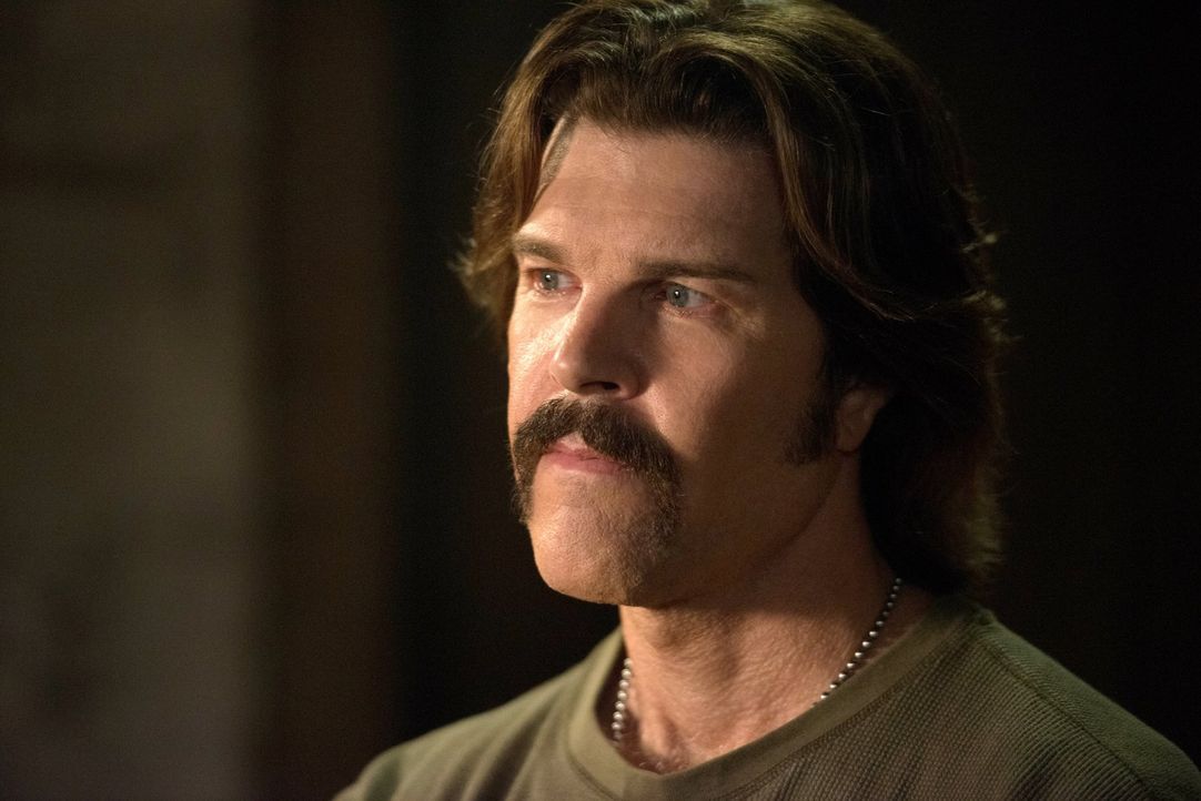 Sonny (Blake Gibbons) versucht, straffällig gewordenen Jungen wieder ins Leben zu finden und zeigte Dean damals, was ein ganz normales Leben bedeute... - Bildquelle: 2013 Warner Brothers