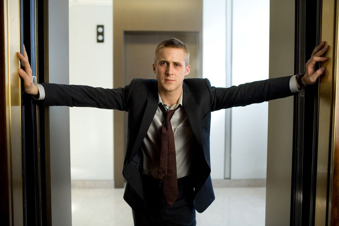 Ted Crawford plant den perfekten Mord und treibt damit den siegeshungrigen Staatsanwalt Willy Beachum (Ryan Gosling) fast in den Wahnsinn ... - Bildquelle: Warner Brothers