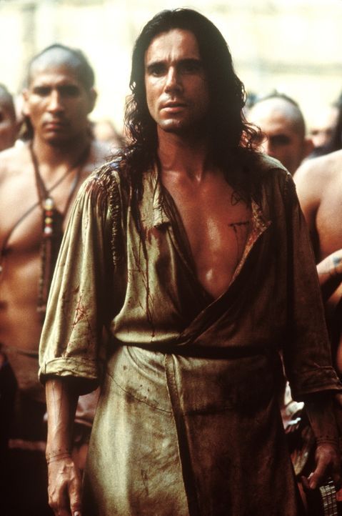 Der Waldläufer Hawkeye (Daniel Day-Lewis, vorne) vertritt die Interessen der indianischen Krieger ... - Bildquelle: 20th Century Fox