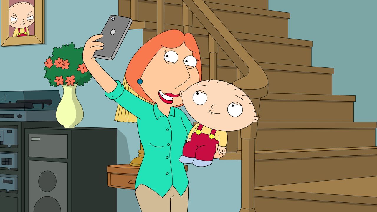 Lois Griffin (l.); Stewie Griffin (r.) - Bildquelle: © 2021-2022 Fox Broadcasting Company, LLC. All rights reserved