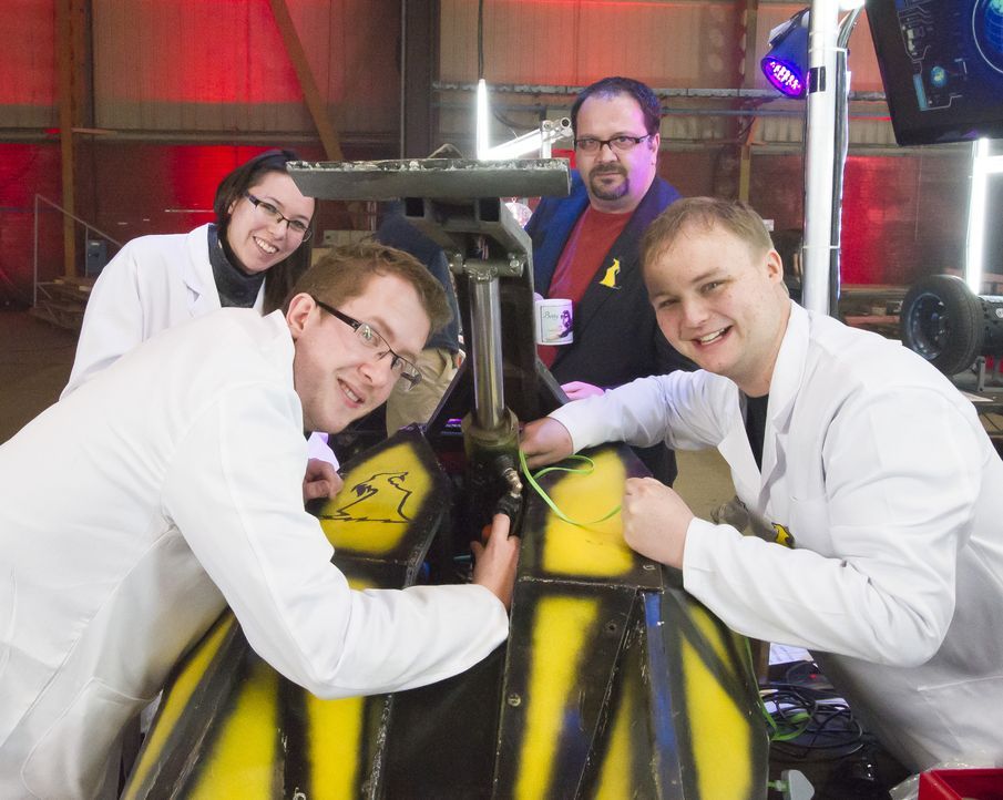 Welche kleinen Tricks baut das Team Dantomkia in ihren Roboter ein, um in der Kampfarena gegen die Maschinen der anderen Teilnehmer zu bestehen? - Bildquelle: Alan Peebles 