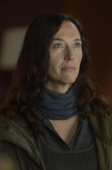 Hat auch Schwester Anne (Severn Thompson) etwas zu verbergen? - Bildquelle: Philippe Bosse 2014 Syfy Media, LLC