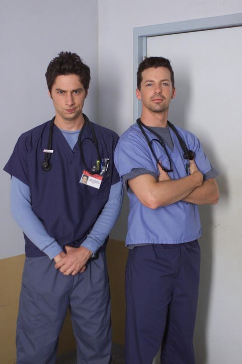 Nick (Sean Hayes, r.), ein neuer junger Assistenzarzt kommt ins Krankenhaus und stellt J.D. (Zach Braff, l.) ungewollt in den Schatten. Doch das kan... - Bildquelle: Touchstone Television