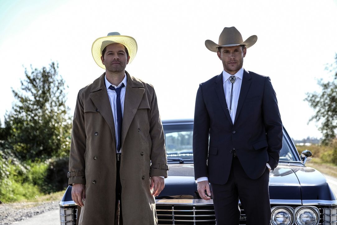 Castiel (Misha Collins); Dean Winchester (Jensen Ackles) - Bildquelle: Bettina Strauss 2017 The CW Network, LLC. All Rights Reserved / Bettina Strauss