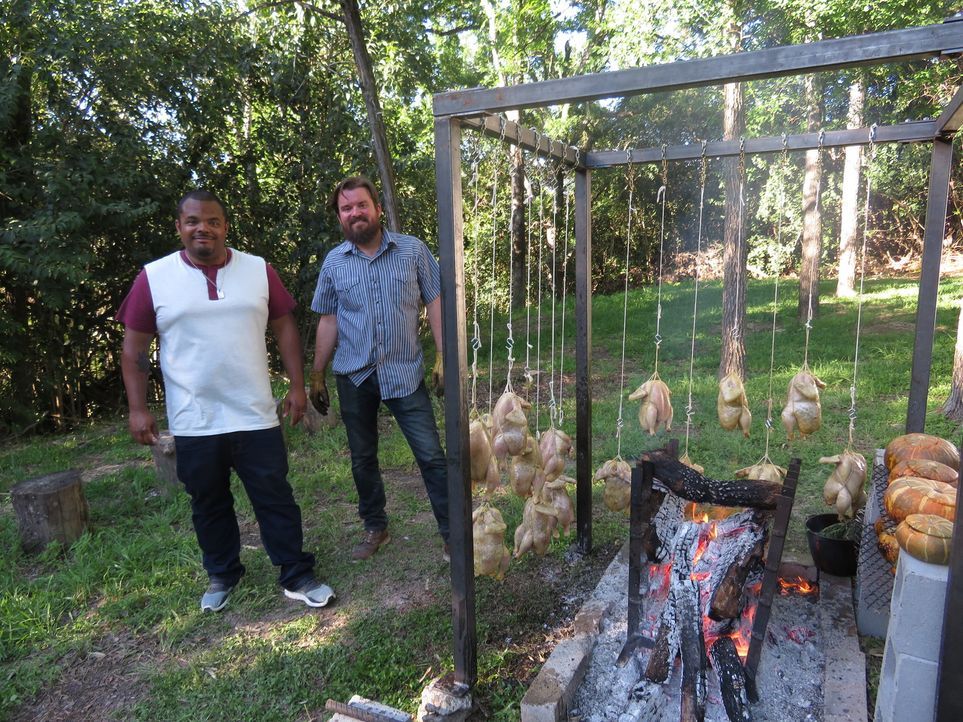 Roger Mooking (l.); Andrew Wiseheart (r.) - Bildquelle: 2017, Television Food Network, G.P. All Rights Reserved.