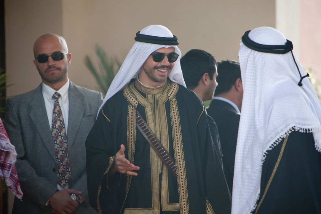 Uday Hussein (Dominic Cooper, M.), Sohn von Diktator Saddam Hussein, ist bekannt für seine sadistischen Neigungen und seinen ausschweifenden Lebenss... - Bildquelle: 2013, Falcom Media