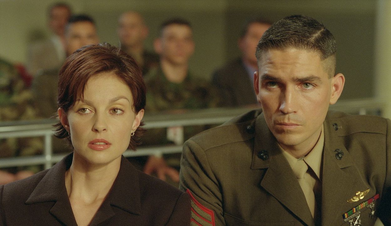 Bald stößt Claire (Ashley Judd, l.) auf Beweise, die nur eine Vermutung zulassen, dass Ehemann Tom (James Caviezel, r.) das Opfer einer Verschwörung... - Bildquelle: 20th Century Fox Film Corporation