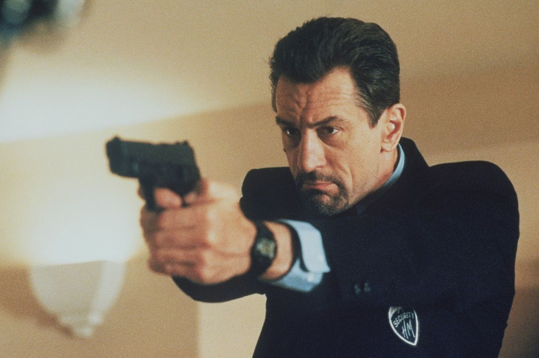 Der Profigangster McCauley (Robert De Niro) narrt die Polizei von Los Angeles immer wieder mit perfekt geplanten Überfällen. Nach wenigen Minuten li... - Bildquelle: Warner Bros.
