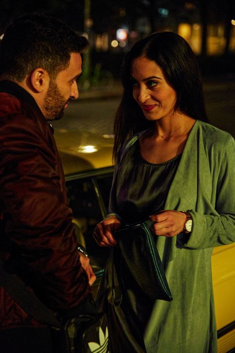 Maruf (Hassan Akkouch, l.); Djamila (Sabrina Amali, r.) - Bildquelle: Julian Baumann 2019 Turner Broadcasting System Europe Limited - a WarnerMedia Company / Julian Baumann