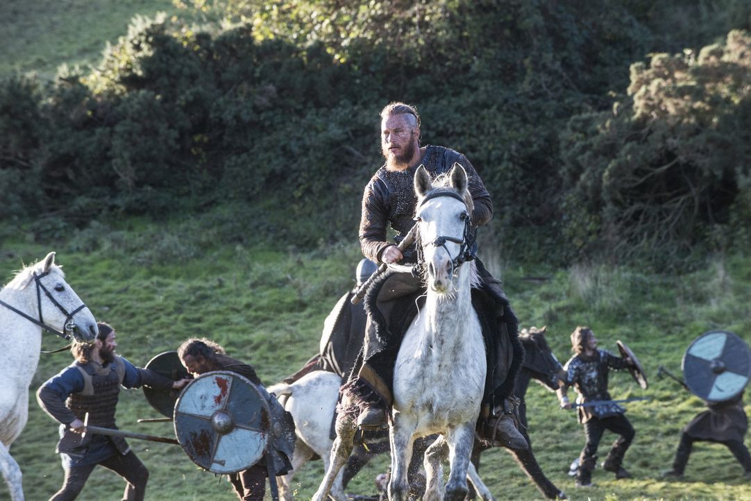 Hat im Kampf gegen König Ecbert viele Männer verloren: Ragnar (Travis Fimmel) ... - Bildquelle: 2014 TM TELEVISION PRODUCTIONS LIMITED/T5 VIKINGS PRODUCTIONS INC. ALL RIGHTS RESERVED.