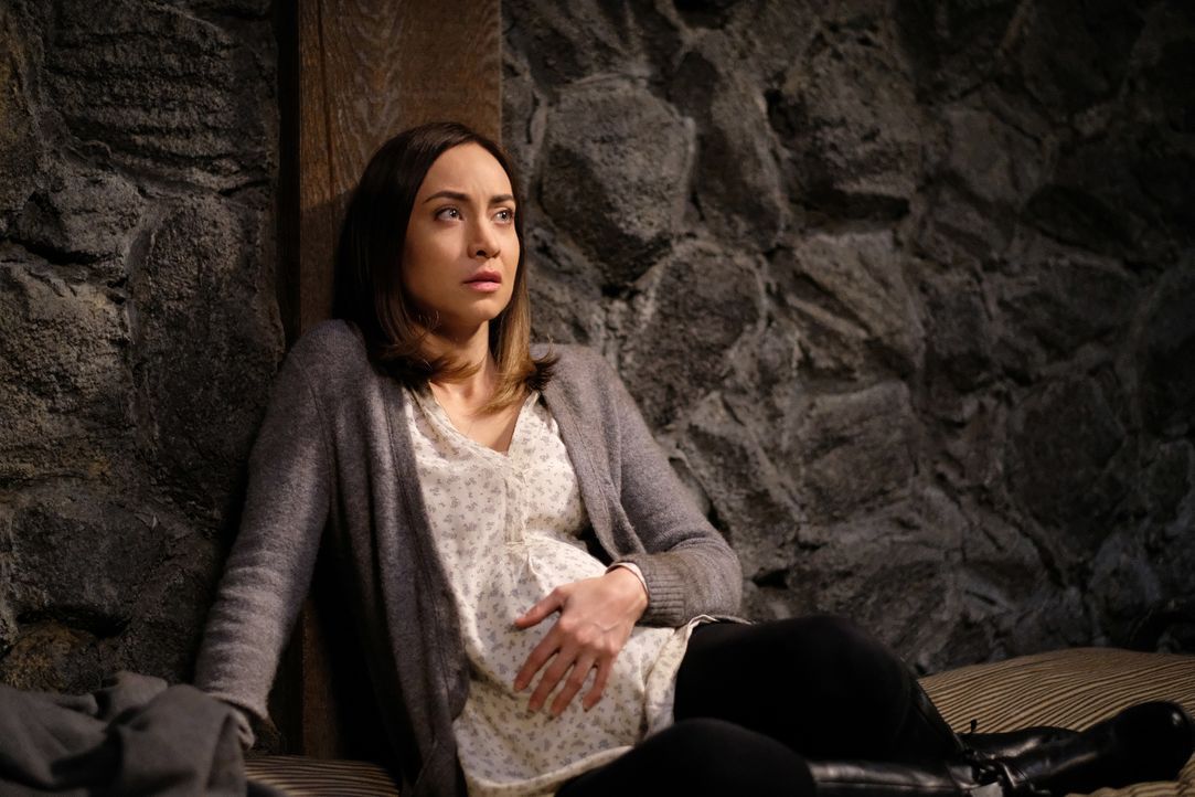 Kelly (Courtney Ford) - Bildquelle: Robert Falconer 2016 The CW Network, LLC. All Rights Reserved / Robert Falconer