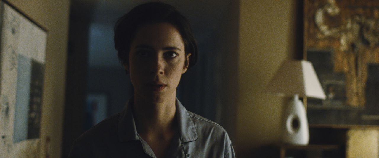 Zuerst findet Robyn (Rebcca Hall) den Schulfreund ihres Mannes noch sympathisch, doch dann muss sie feststellen, dass nicht nur dieser ein dunkles G... - Bildquelle: STX Entertainment 2015 STX Productions, LLC. All rights reserved.