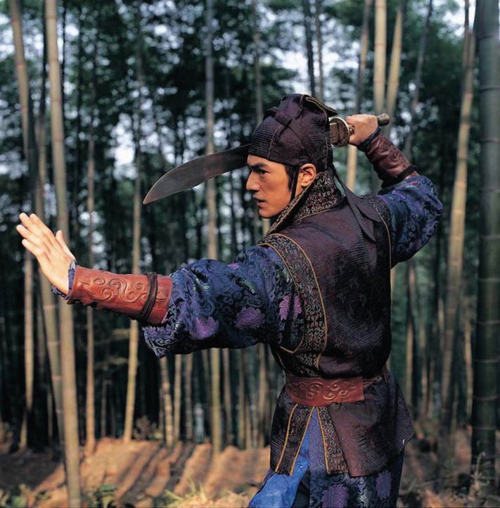 Auf der Flucht vor ihren Verfolgern werden die blinde Mei und Jin (Takeshi Kaneshiro) immer wieder in Kämpfe mit Soldaten verwickelt, in denen Jin... - Bildquelle: Constantin Film