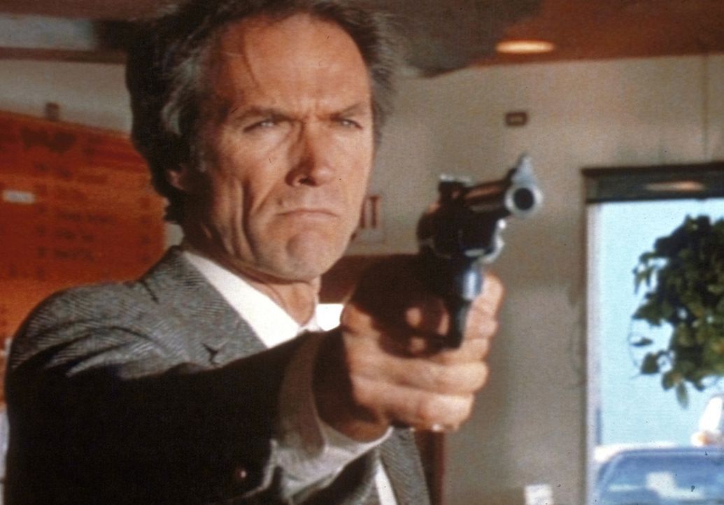 Wieder einmal auf Verbrecherjagd: Dirty Harry (Clint Eastwood) ... - Bildquelle: Warner Bros.