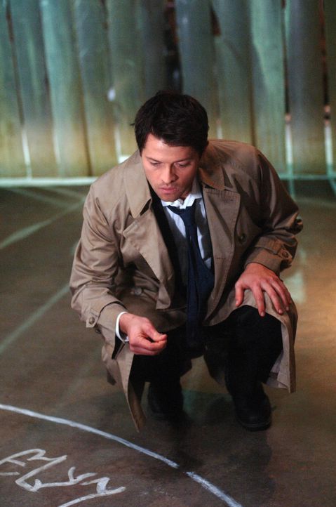 Vermutet einen Verräter in den eigenen Reihen: Castiel (Misha Collins) ... - Bildquelle: Warner Bros. Television