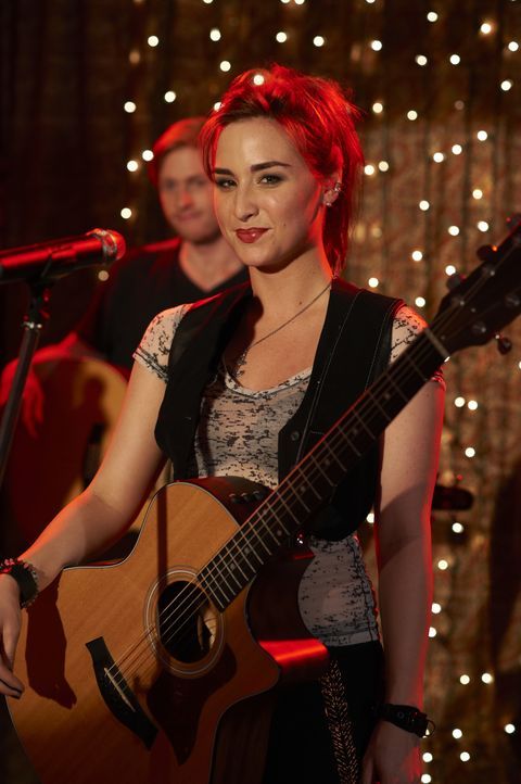 Claudia Donovan (Allison Scagliotti) - Bildquelle: Ken Woroner 2012 Universal Network Television LLC. ALL RIGHTS RESERVED. / Ken Woroner