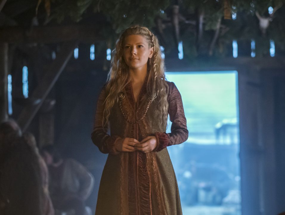 Freut sich, ihren Sohn Bjorn zu sehen: Lagertha (Katheryn Winnick) ... - Bildquelle: 2016 TM PRODUCTIONS LIMITED / T5 VIKINGS III PRODUCTIONS INC. ALL RIGHTS RESERVED.