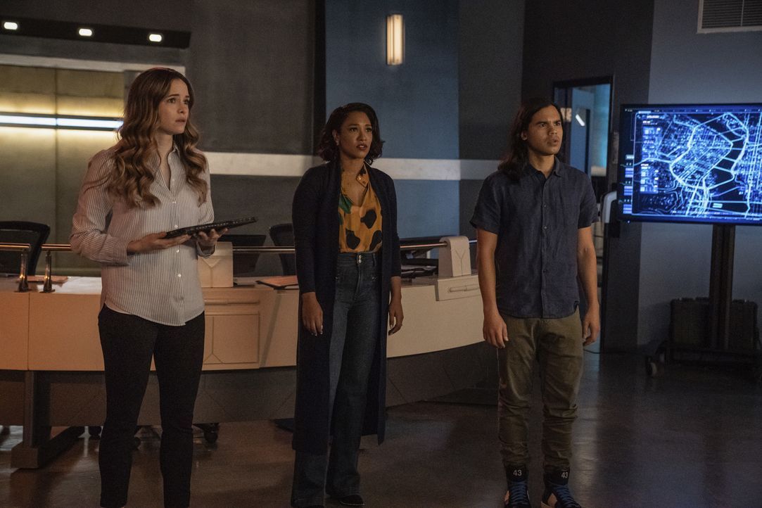 (v.l.n.r.) Caitlin Snow (Danielle Panabaker); Iris West-Allen (Candice Patton); Cisco Ramon (Carlos Valdes) - Bildquelle: Warner Bros. Entertainment Inc. All Rights Reserved.