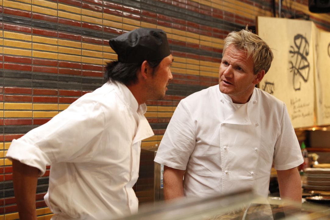 Gordon Ramsay (r.) - Bildquelle: Greg Gayne 2009 ITV Studios, Inc. all rights reserved. / Greg Gayne