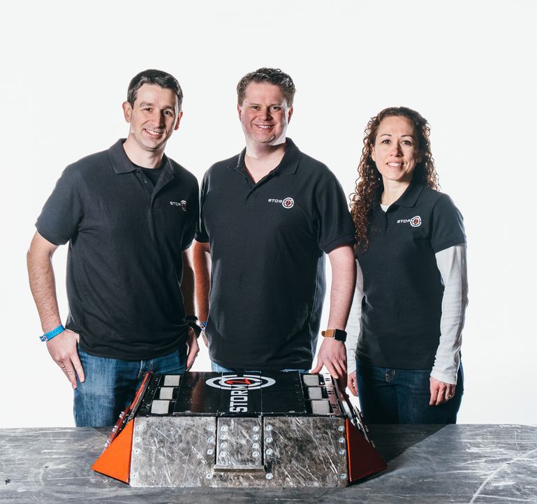 Team Storm II ist bereit, sich mit ihrem Roboter in der Kampfarena zu beweisen... - Bildquelle: Andrew Rae 