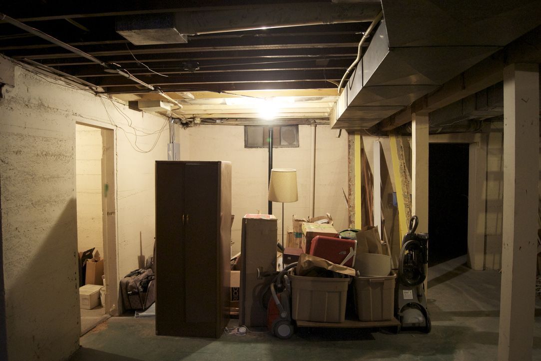 Ein Paar aus Portland möchte seinen Keller endlich ausbauen und den Platz sinnvoll nutzen, denn aktuell werden dort nur Dinge aufbewahrt. jetzt soll... - Bildquelle: 2009, DIY Network/Scripps Networks, LLC