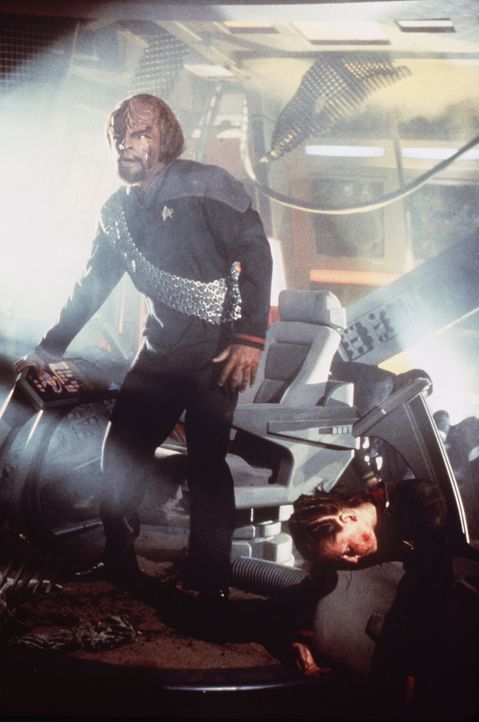 Worfs (Michael Dorn) Quartier nach einer zünftigen Klingonen-Party ... - Bildquelle: Paramount Pictures