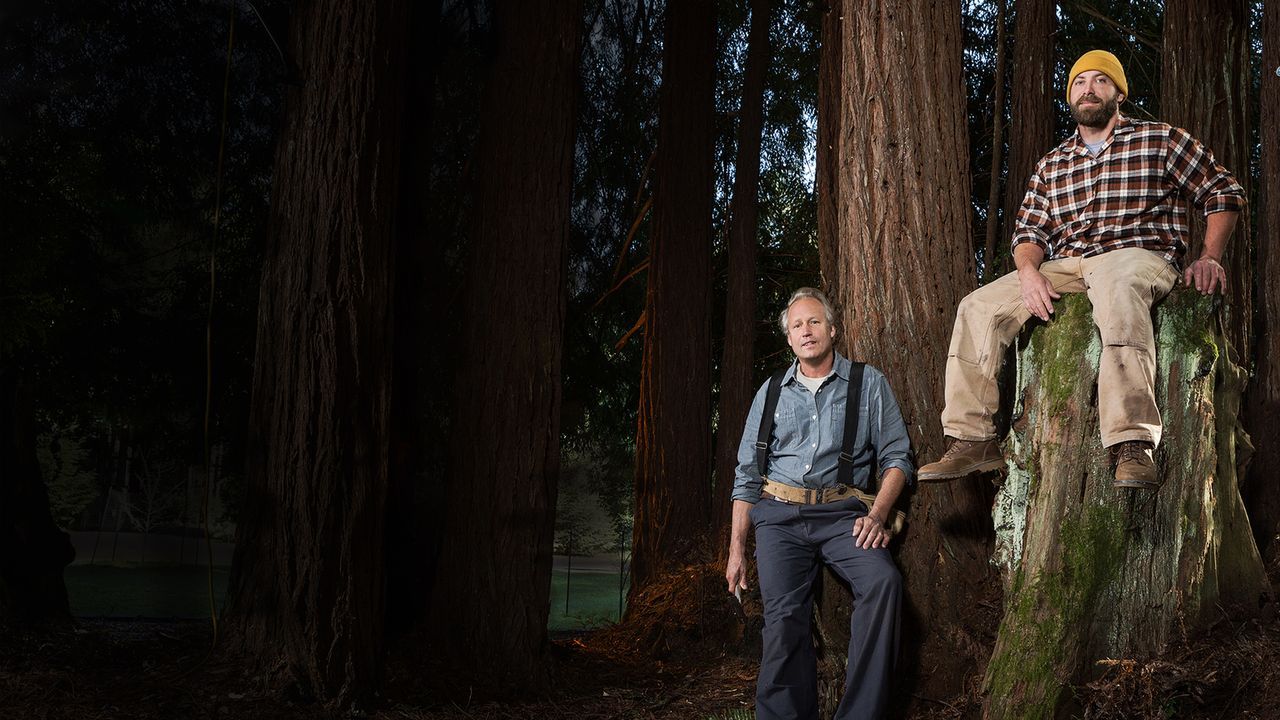 Für sie ist kein Holz zu schwer und kein Baum zu hoch: die Baumhaus-Profis James "B'fer" Roth (l.) und Chris "Ka-V" Haake (r.) ... - Bildquelle: 2015, DIY Network/Scripps Networks, LLC. All Rights Reserved.