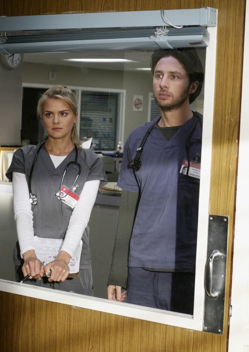 J.D. (Zach Braff, r.) nimmt Denise (Eliza Coupe, l.) unter seine Fittiche, und muss feststellen, dass sie nach wie vor sehr grob und kein bisschen m... - Bildquelle: Touchstone Television
