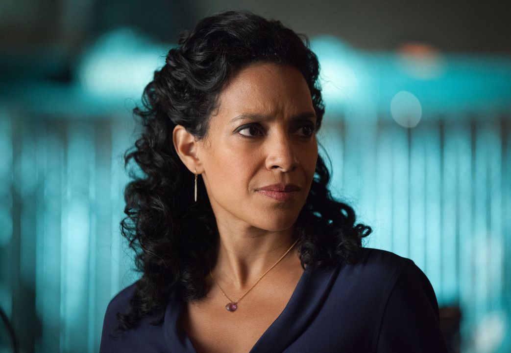 Als ein Mörder die erstgeborenen Kinder der Reichen von Gotham ins Visier nimmt, ist das Team von Captain Sarah Essen (Zabryna Guevara) gefragt, um... - Bildquelle: Warner Bros. Entertainment, Inc.