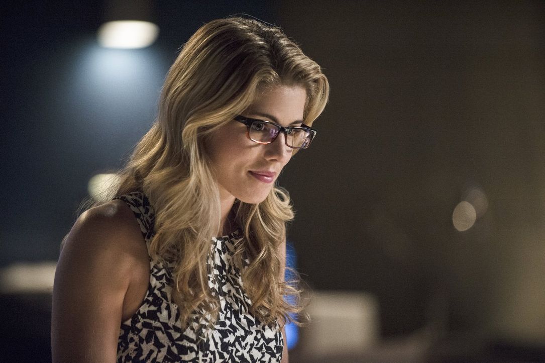 Steht Barry zur Seite: Felicity (Emily Bett Rickards) ... - Bildquelle: Warner Brothers.