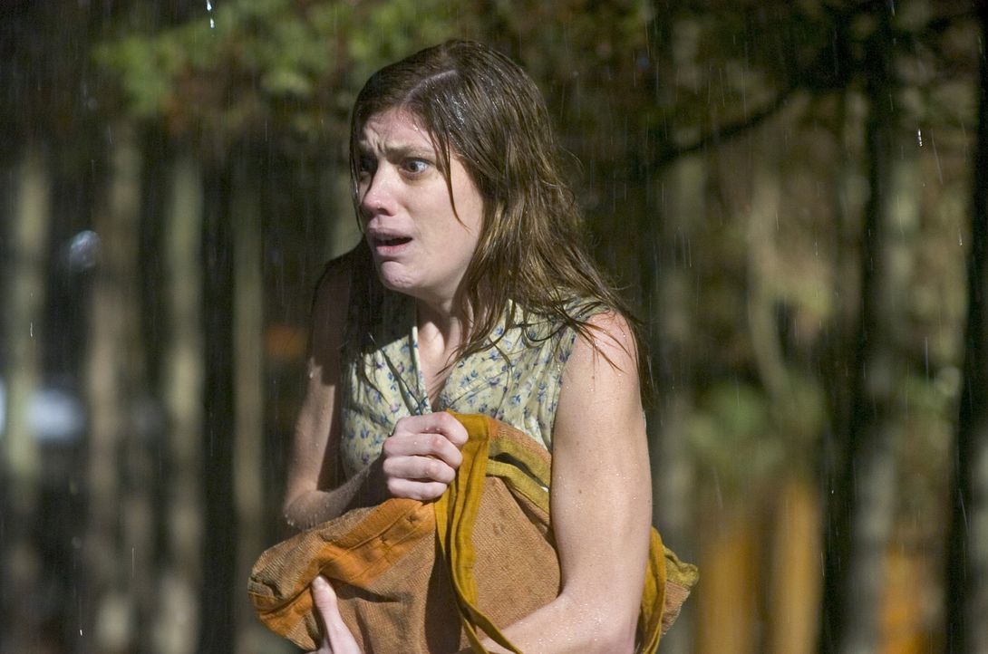 Ist Emily Rose (Jennifer Carpenter) wirklich von Dämonen besessen oder leidet sie an einer psychotischen Epilepsie? - Bildquelle: Sony Pictures Television International. All Rights Reserved.