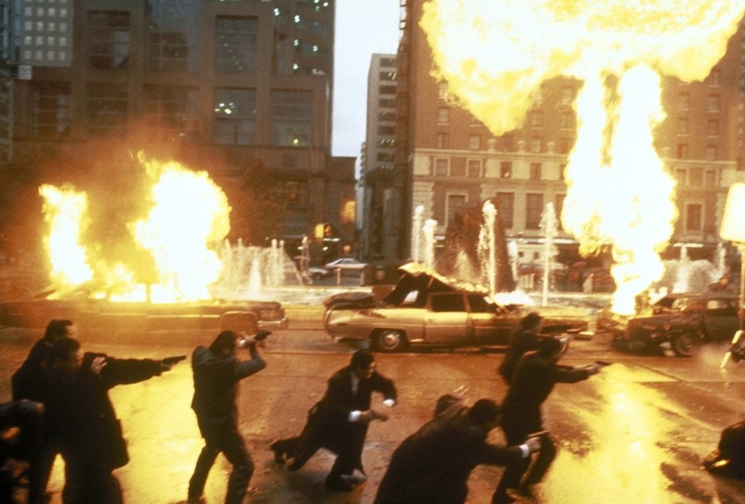 Crying Freeman hat den Auftrag, den in Ungnade gefallenen Yakuza Takeshi Shimazaki und dessen Leibwächter zu töten. In den Straßen von San Francisco... - Bildquelle: Warner Bros.