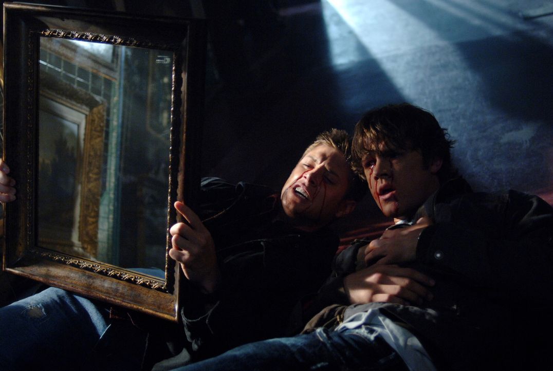 Um einen mysteriösen Tod aufzudecken, bringen sich Sam (Jared Padalecki, r.) und Dean (Jensen Ackles, l.) in große Gefahr ... - Bildquelle: Warner Bros. Television