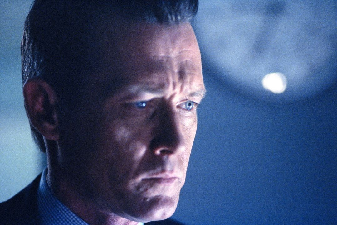Doggett (Robert Patrick) weigert sich beharrlich, das Phänomen anzuerkennen ... - Bildquelle: TM +   2000 Twentieth Century Fox Film Corporation. All Rights Reserved.