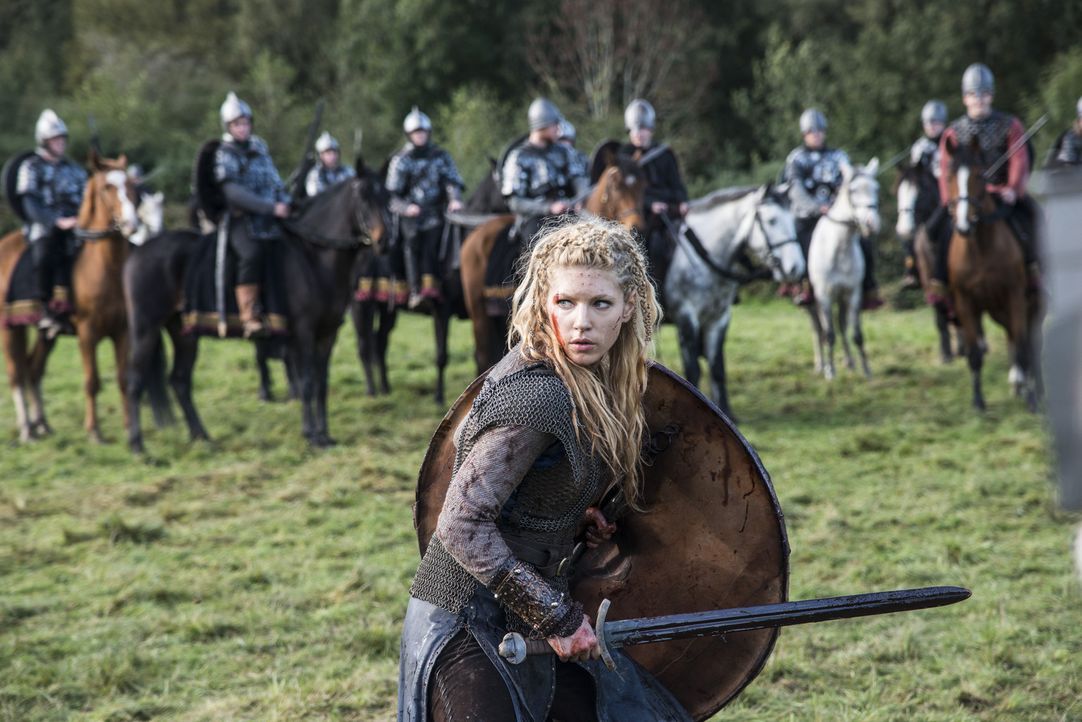 Zieht mit Ragnar und seinen Gefolgsleuten mutig in die Schlacht: Lagertha (Katheryn Winnick) ... - Bildquelle: 2014 TM TELEVISION PRODUCTIONS LIMITED/T5 VIKINGS PRODUCTIONS INC. ALL RIGHTS RESERVED.