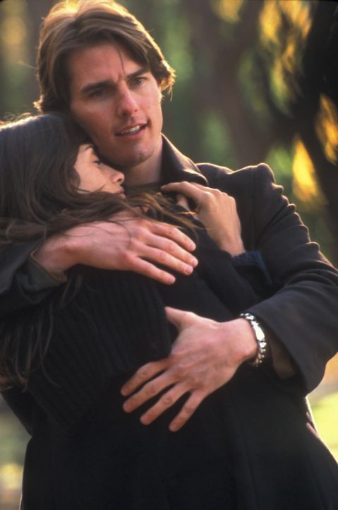 Als David (Tom Cruise, l.) eines Tages die liebenswerte Sofia (Penelope Cruz, r.) kennen lernt, fühlt er sich erstmalig im Bann einer echten Liebe.... - Bildquelle: Neal Preston Paramount Pictures