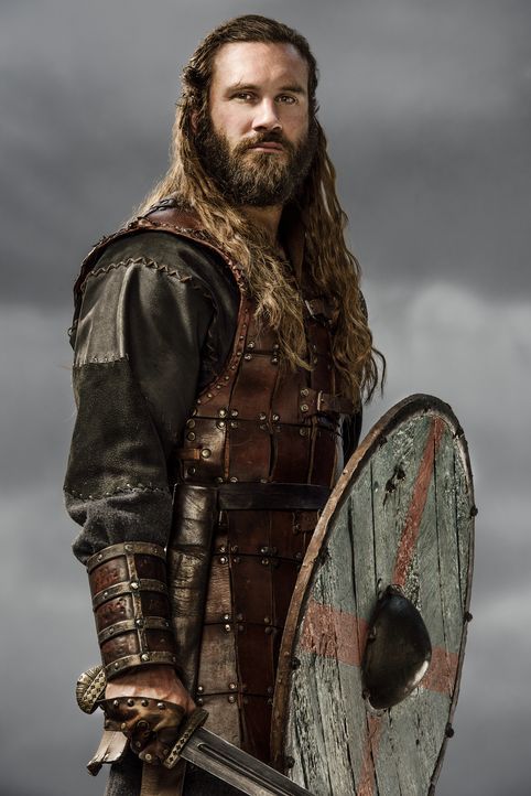 (3. Staffel) - Wird er seinem Bruder Ragnar weiter treu und loyal zur Seite stehen? Rollo (Clive Standen) ... - Bildquelle: 2015 TM PRODUCTIONS LIMITED / T5 VIKINGS III PRODUCTIONS INC. ALL RIGHTS RESERVED.