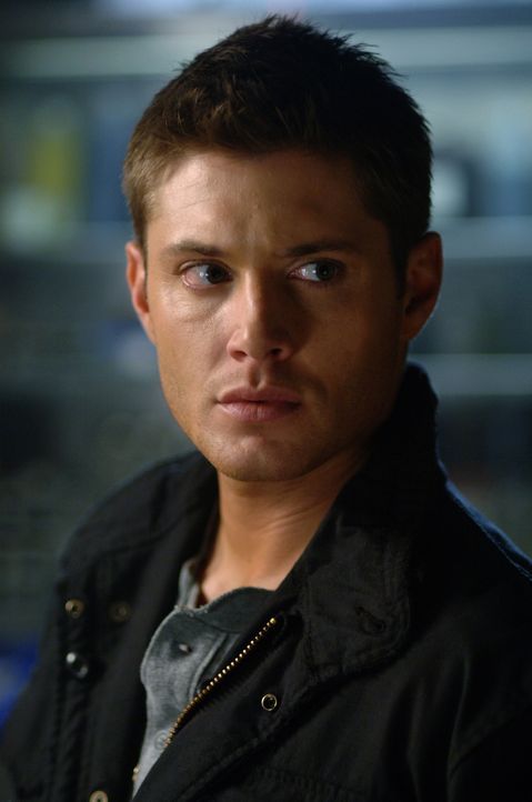 Dean (Jensen Ackles) hat keine andere Wahl und schießt auf einen Mann, der seine Frau misshandelt ... - Bildquelle: Warner Bros. Television