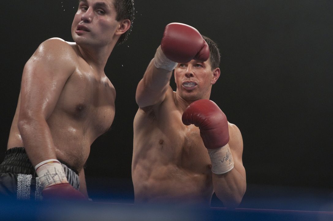 Der Boxer "Irish" Mickey Ward (Mark Wahlberg, r.) ist Boxer mit Leib und Seele, doch Siege sind ihm in letzter Zeit nicht häufig vergönnt. Da lernt... - Bildquelle: 2010 Fighter, LLC All Rights Reserved
