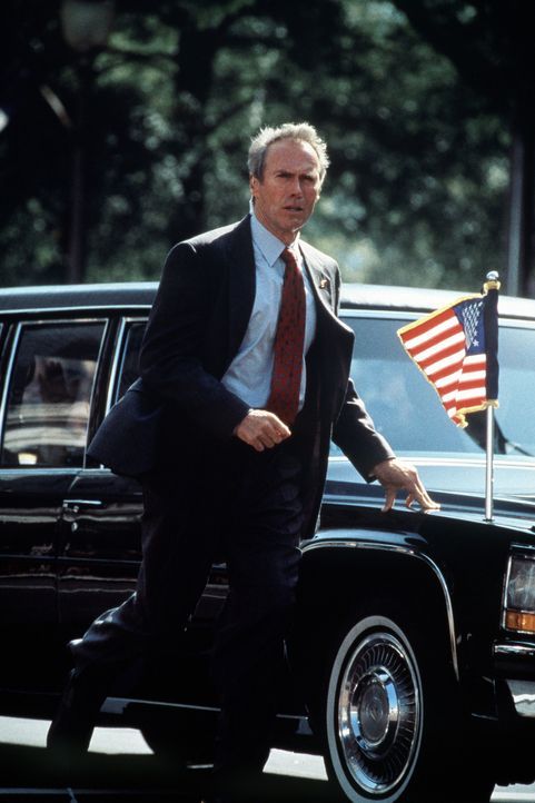 Seit der Ermordung John F. Kennedys verfolgt ein hartnäckiges Trauma den Secret-Service-Agent Frank Horrigan (Clint Eastwood). Eines Tages kündigt e... - Bildquelle: Columbia Pictures