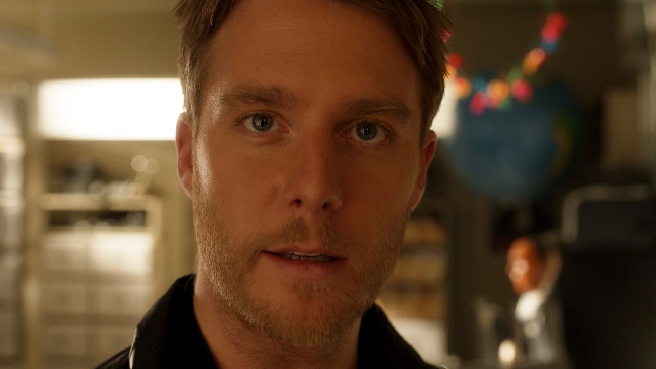 Ein neue Aufgabe heißt es für Brian (Jake McDorman) zu lösen ... - Bildquelle: 2015 CBS Broadcasting, Inc. All Rights Reserved