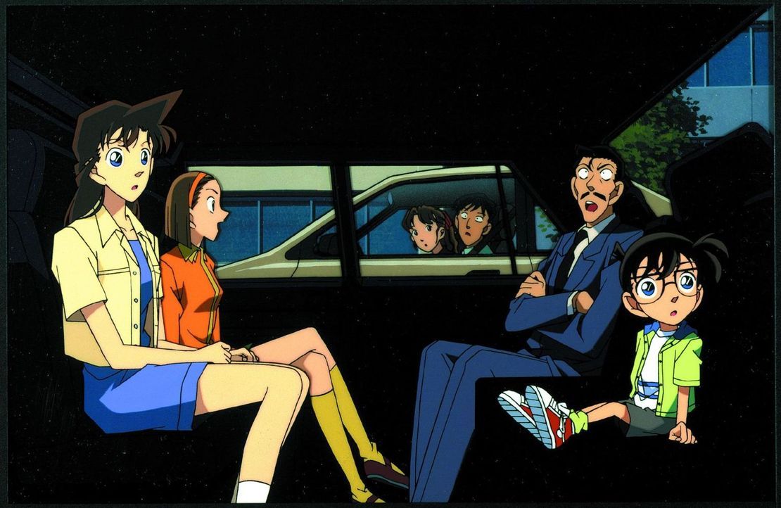 Als Kaito Kid, der Erzfeind von Naruto, droht, ein wertvolles Ausstellungsstück zu klauen, reist Kogoro (2.v.r.) gemeinsam mit seiner Tochter und Co... - Bildquelle: 1999 GOSHO AOYAMA / SHOGAKUKAN - YTV - UNIVERSAL MUSIC - ShoPro - TOHO - TMS. All Rights Reserved. Under License to VIZ Media Switzerland SA. Animat