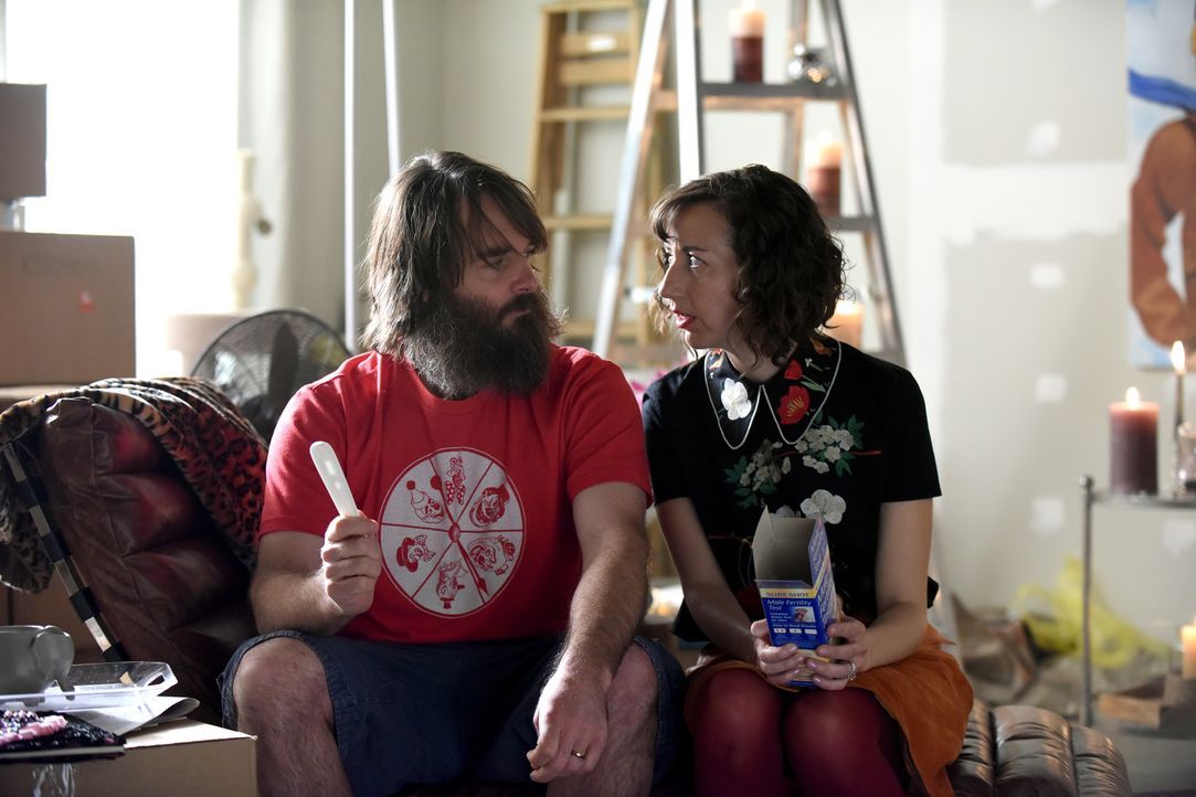 Carol (Kristen Schaal, r.) will es erneut versuchen, mit Tandy (Will Forte, l.) das Projekt "Wiederbesiedlung" voranzubringen ... - Bildquelle: 2015-2016 Fox and its related entities.  All rights reserved.