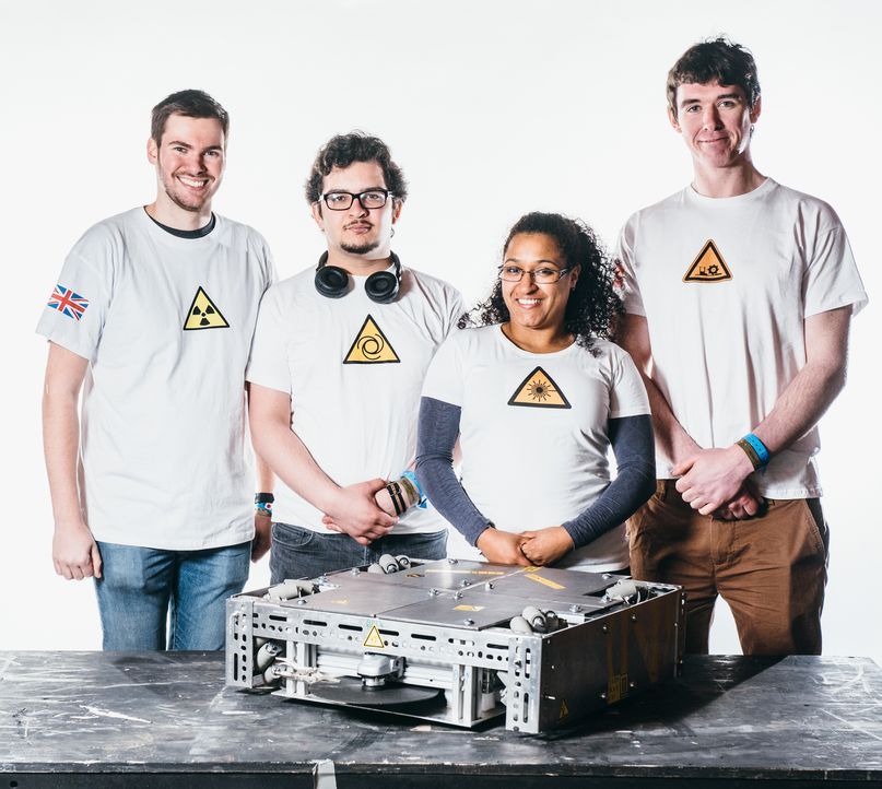 Alles oder nichts: Team Sweeney Todd will mit ihrem selbstgebauten Roboter in der Kampfarena siegen... - Bildquelle: Andrew Rae 