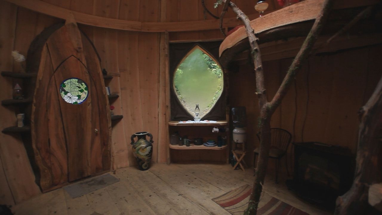 Ein rundes Lehmhaus ist entstanden ... - Bildquelle: 2015,DIY Network/Scripps Networks, LLC. All Rights Reserved